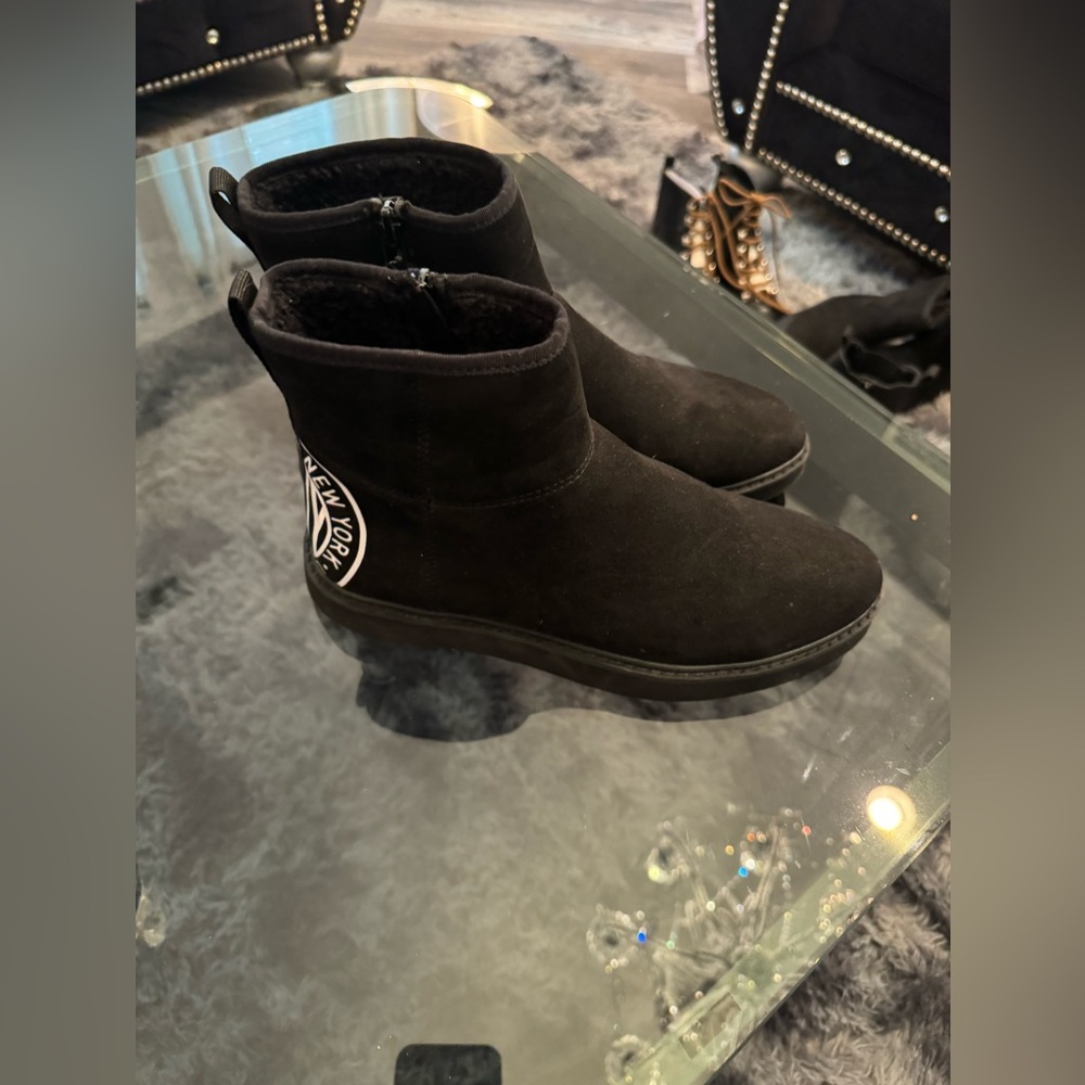 DKNY BLACK ANKLE BOOTS